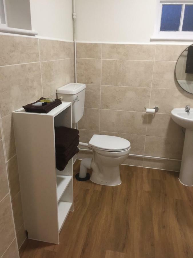 Good Intent Rooms Waltham Abbey Ngoại thất bức ảnh